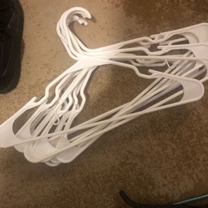 20 Hangers white and black